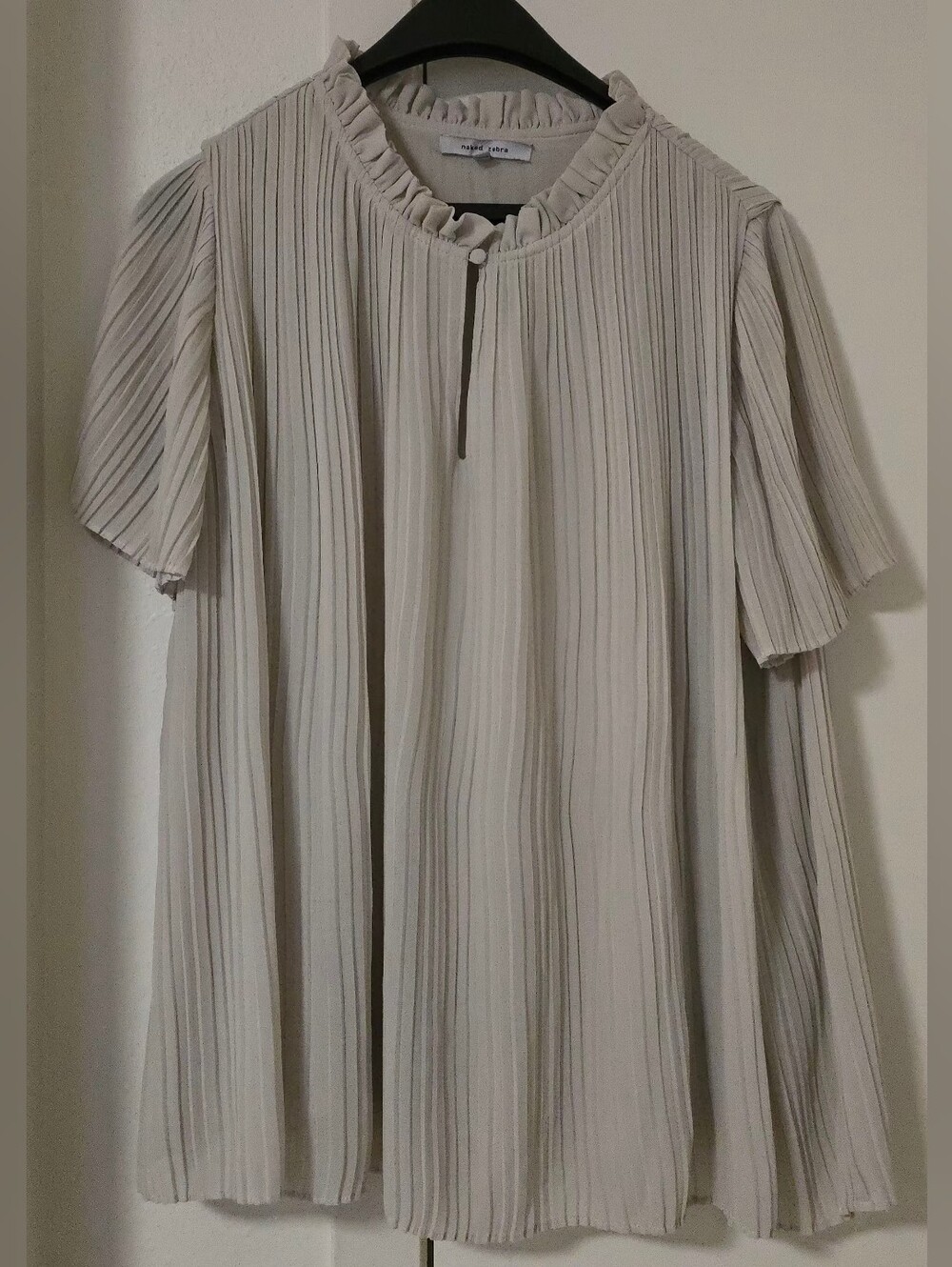 Naked Zebra Pleated Short Sleeve Top Size L